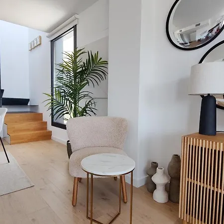 Allonbay Sun & Penthouse Apartment