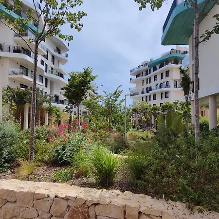 Allonbay Sun & Penthouse Apartment